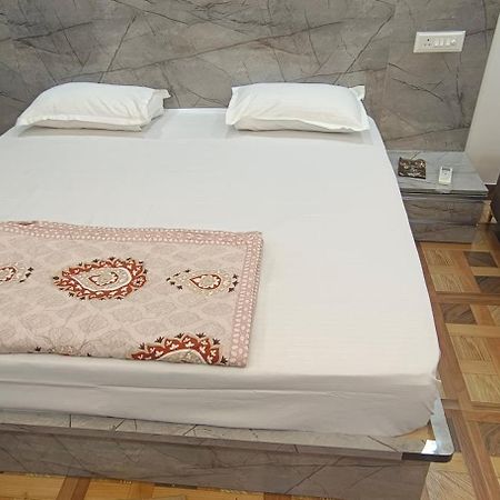 Aarohi Studio Hotels Ghaziabad Zewnętrze zdjęcie